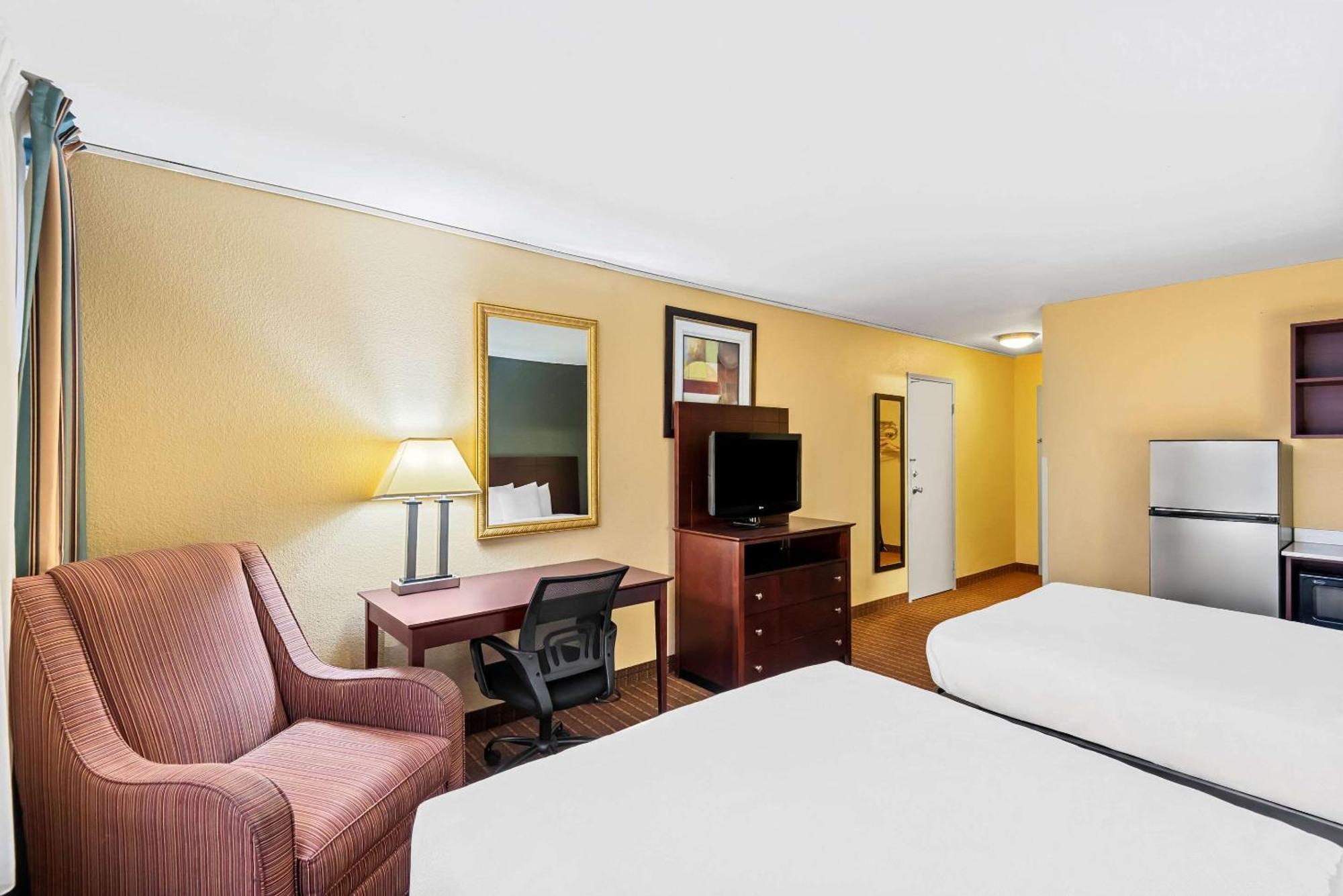 Quality Inn Fort Dodge Exterior photo