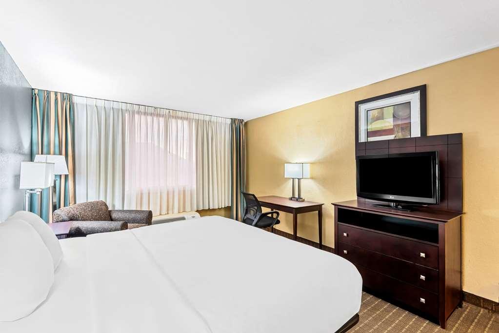 Quality Inn Fort Dodge Room photo