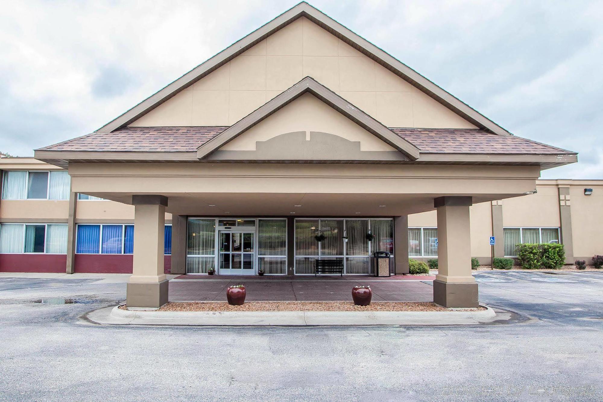 Quality Inn Fort Dodge Exterior photo